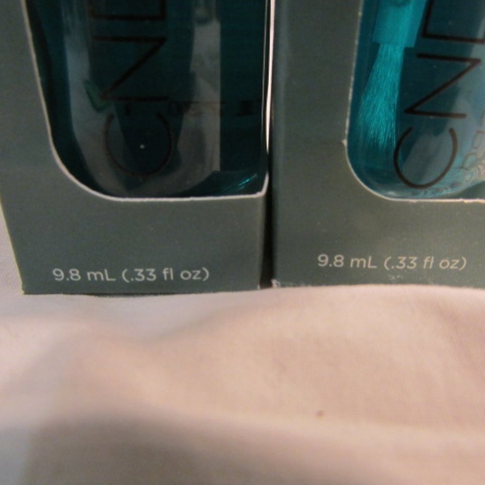 CND Colour Stickey Anchoring Base Coat – (2) .33 oz - Picture 4 of 4